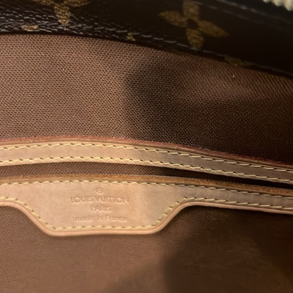 Louis Vuitton Cabas Mezzo - Picture 9 of 16